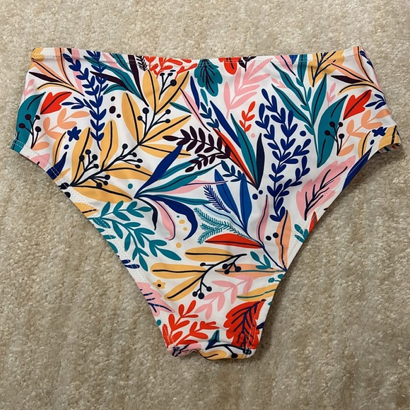 NWOT SHEIN Multi-Color Bikini - Size M - Picture 6 of 6